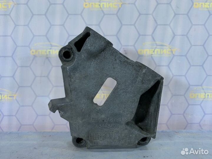 Кронштейн двигателя правый Opel Corsa D A12XER