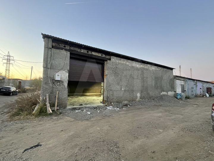 Гараж, > 30 м²