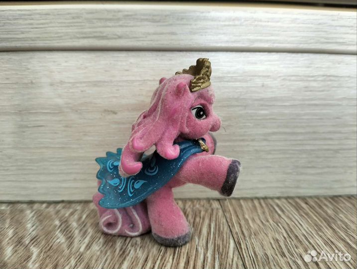 Лошадка с короной