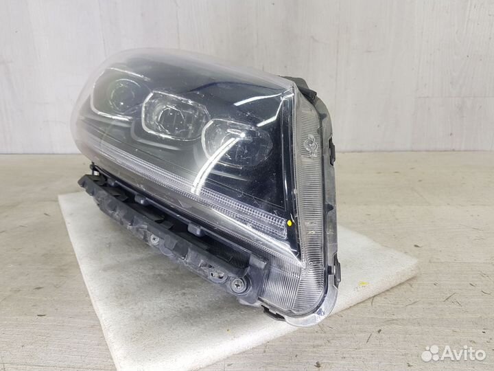 Фара правая Kia Sorento