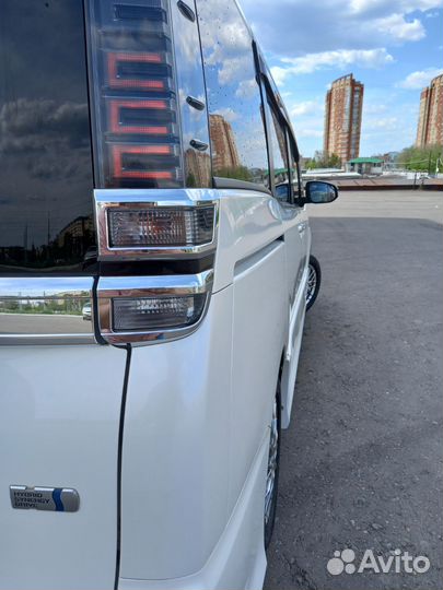 Toyota Voxy 1.8 CVT, 2018, 108 000 км