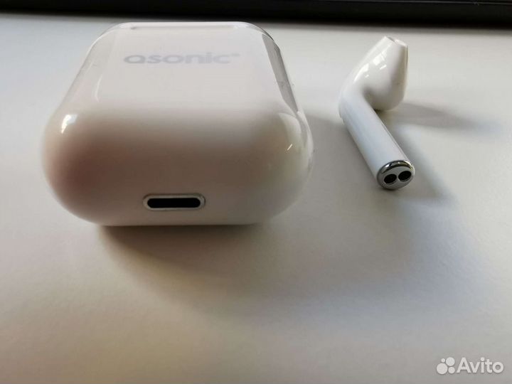 Наушники AirPods
