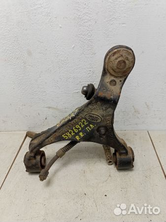 Рычаг передний левый верхний