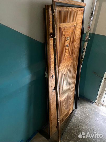 Железная металлическая дверь бу