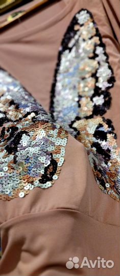 Новое платье на девочку размер 10-13 лет