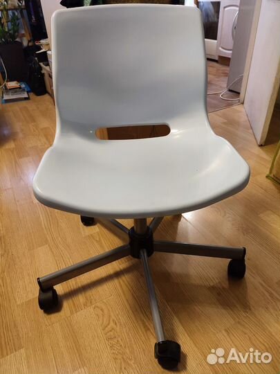 Стул IKEA компьютерный снилле