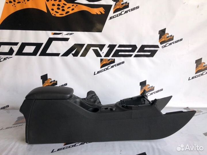 Подлокотник передний Peugeot 308Sw DV6C 2012