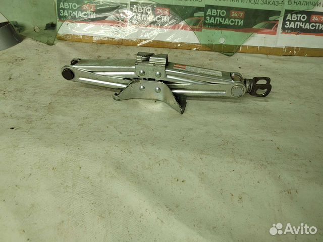 Домкрат автомобильный бу в хорошем состоянии