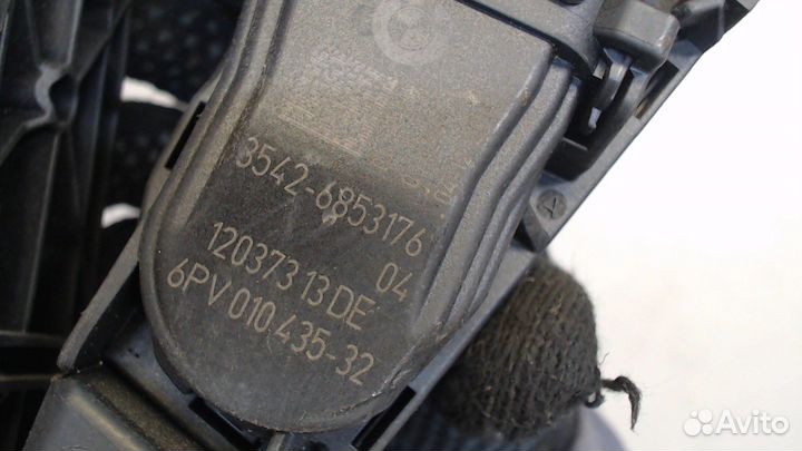 Педаль газа BMW i3, 2015