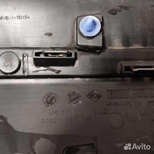 Молдинг передней левой двери Renault Kaptur