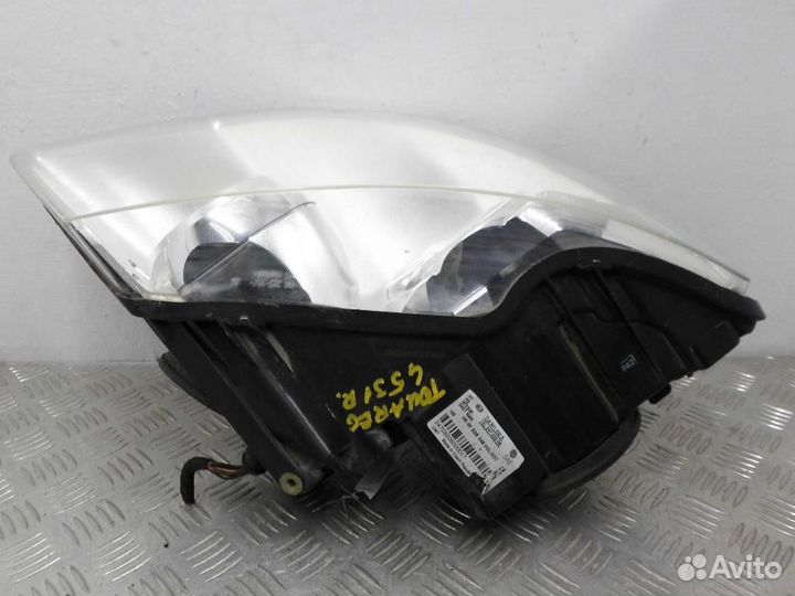 Фара правая Volkswagen Touareg