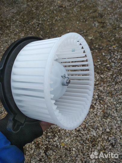 Вентилятор отопителя салона Киа Спектра