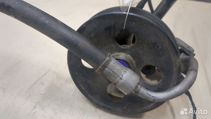 Гур Hyundai Genesis Coupe, 2013