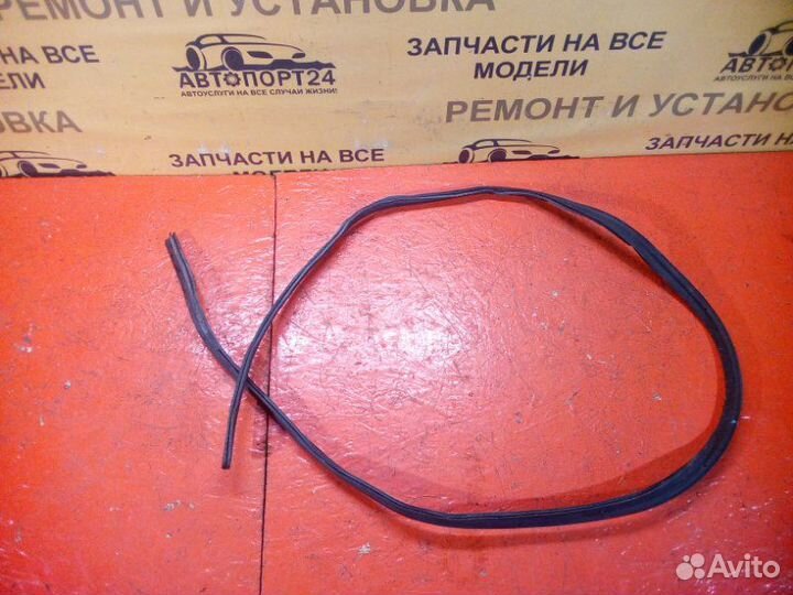 Уплотнительная резинка двери Renault Symbol 1 LB