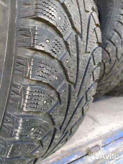 Hankook Winter I'Pike 215/65 R16 T