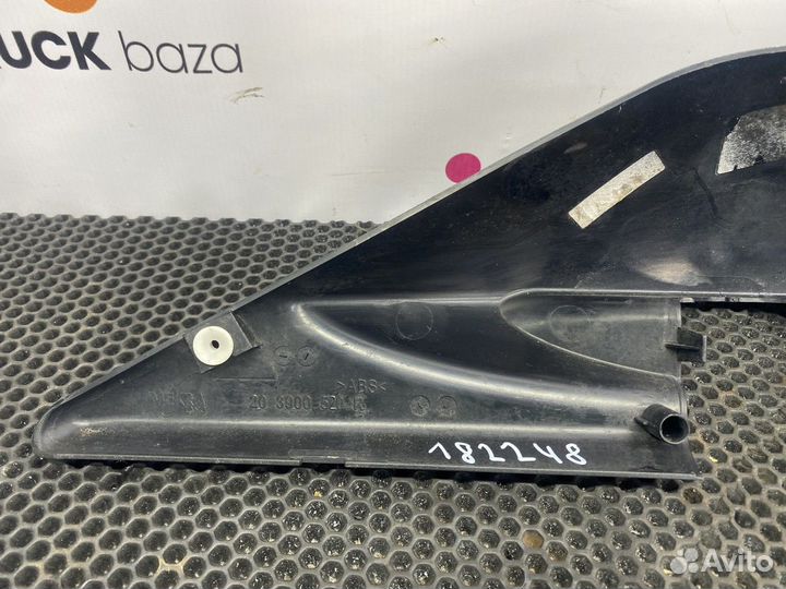 203900520 Накладка зеркала правого