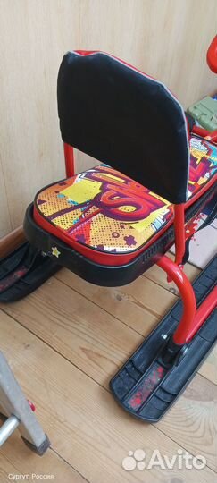 Детский снегокат со спинкой