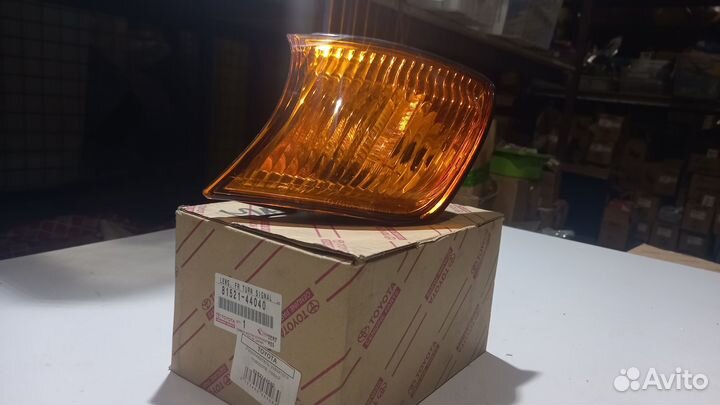 Рассеиватель указателя поворота, лев toyota ipsum