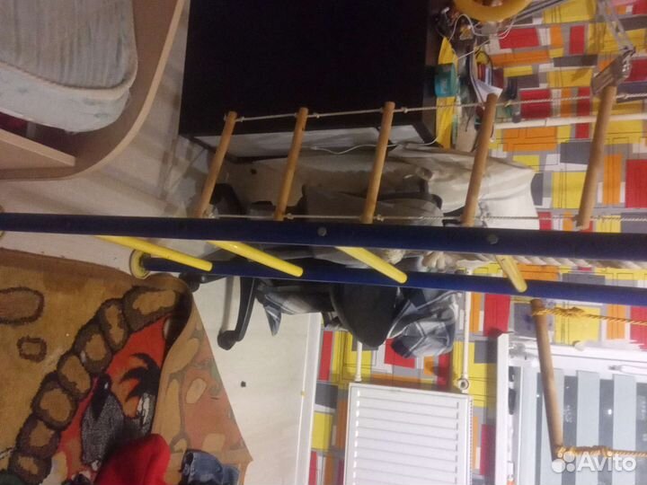 Лестница с кольцами и верёвкой