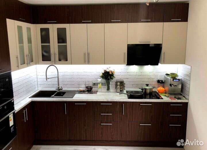 Кухонный гарнитур угловой в потолок