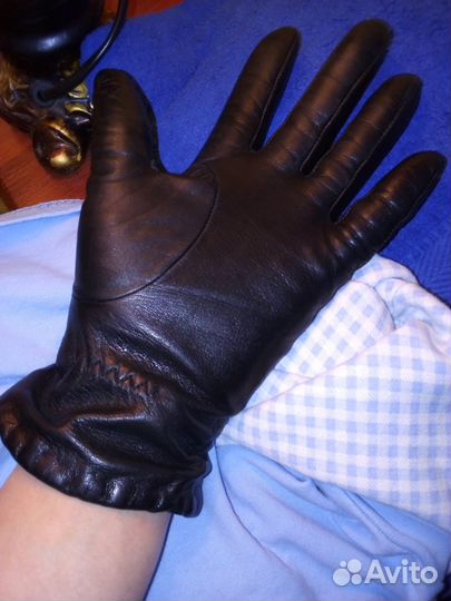 Перчатки женские кожаные. Зеленоград