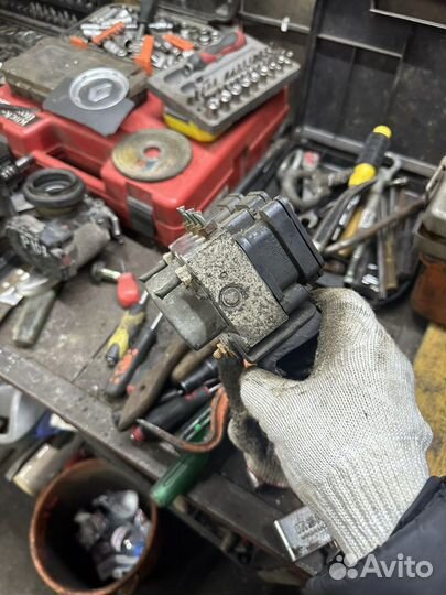 Блок ABS Peugeot 107