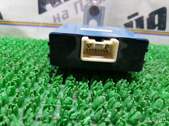 Блок управления дверьми Toyota Camry Gracia SXV20