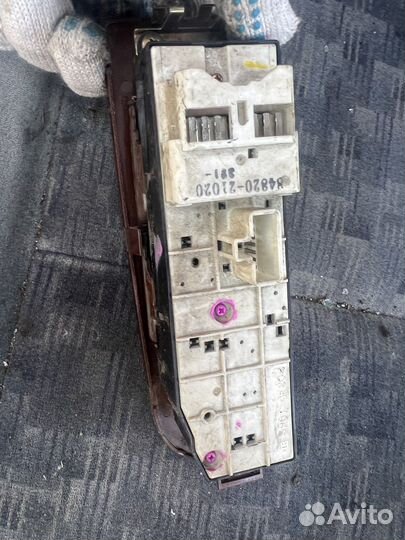 Блок управления стеклоподъемниками Toyota Carina