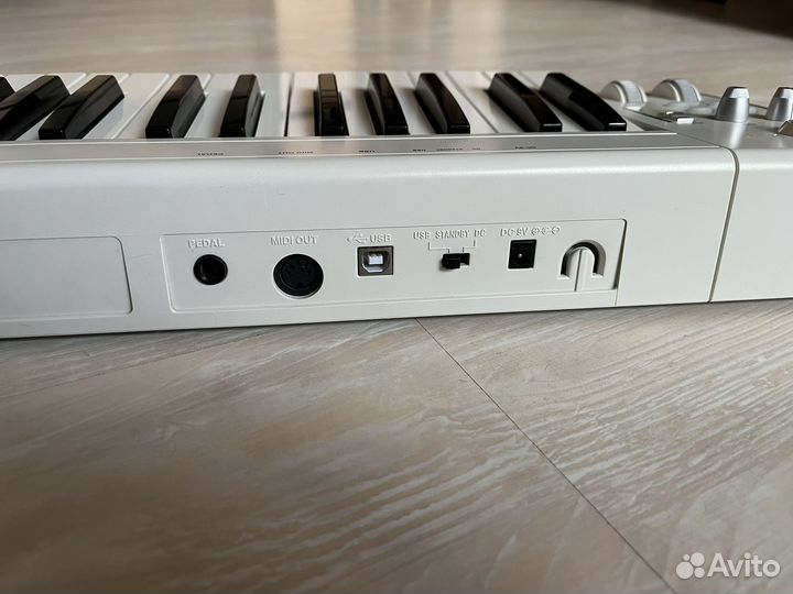 Korg K61 midi-клавиатура, 61 клавиша