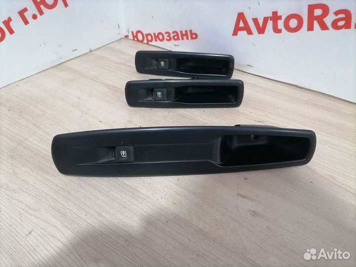 Кнопка стеклоподъемника Renault Fluence