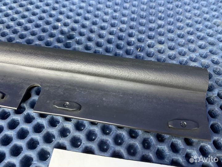 Уплотнитель резинка капота Audi Q7 4L 2005-2015