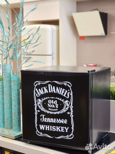 Новый минихолодильник маленький