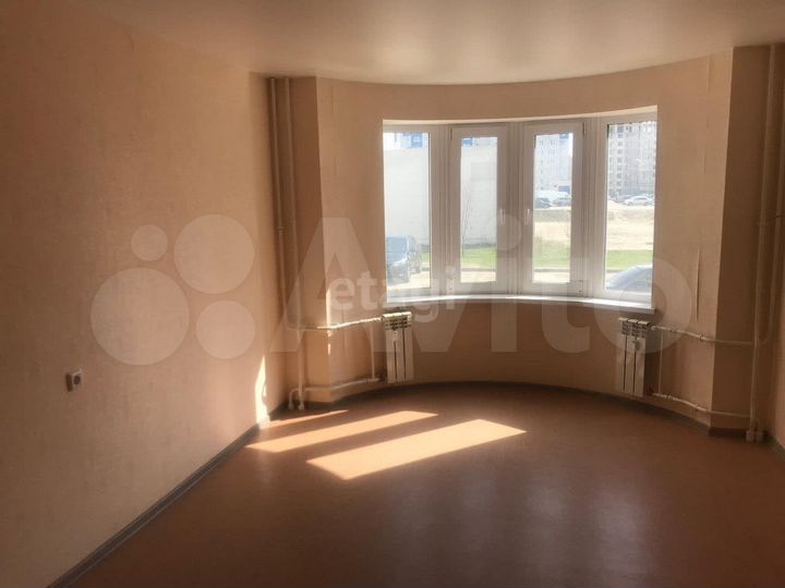 2-к. квартира, 55 м², 1/10 эт.