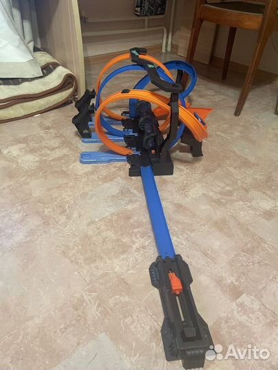 Трек Hot Wheels Винтовое столкновение