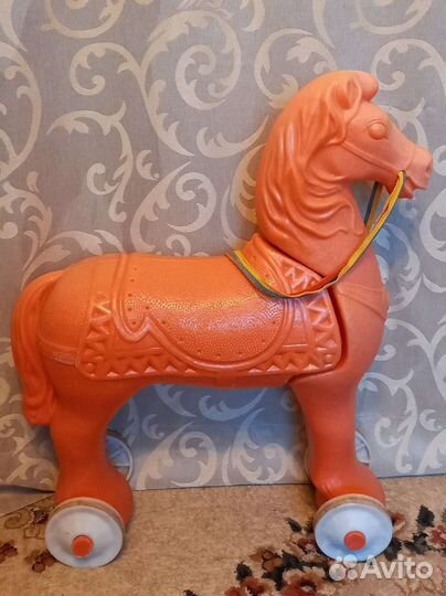 Лошадь Каталка пластиковая СССР