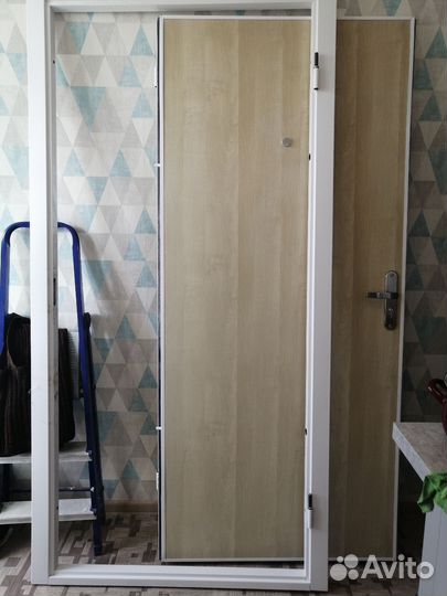 Дверь входная металлическая бу