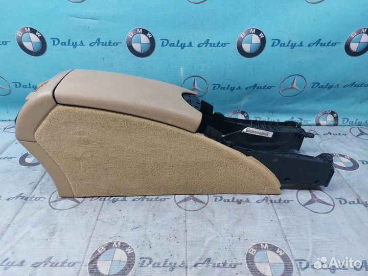 Подлокотник Mercedes-Benz E-Class W211 M112.949