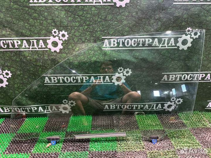 Стекло двери переднее левое Lexus Gx460 2009-2020