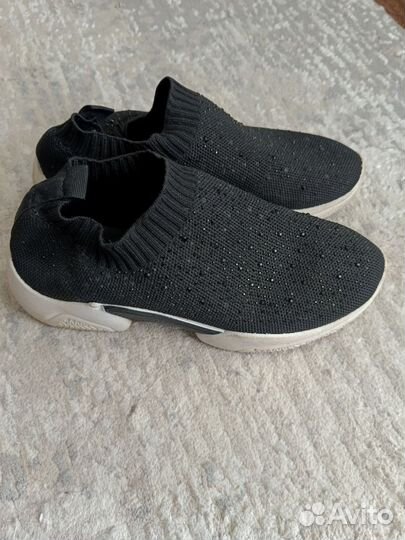 Кроссовки женские 36р