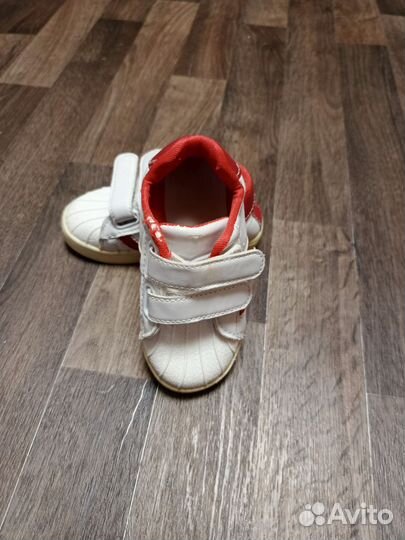 Кроссовки для девочки