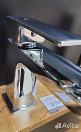 Смеситель для раковины в ванной