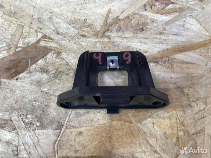 Кронштейн обшивки двери передний левый LADA Vesta