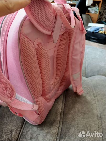 Продаю ортопедический рюкзак почти новый на девочк