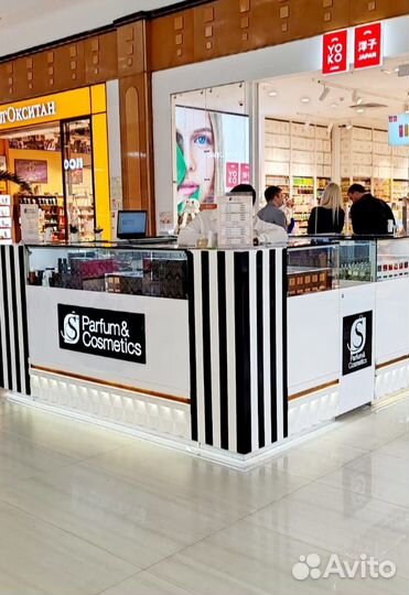 Продавец консультант в ТЦ 