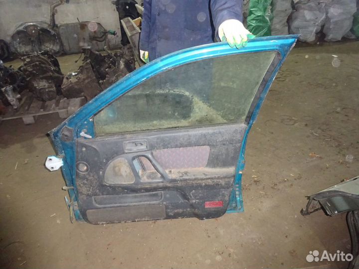 Дверь Hyundai Lantra правая передняя