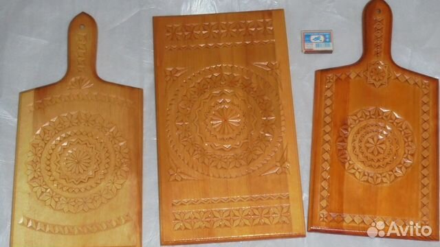 Доска разделочная сувенирная резная