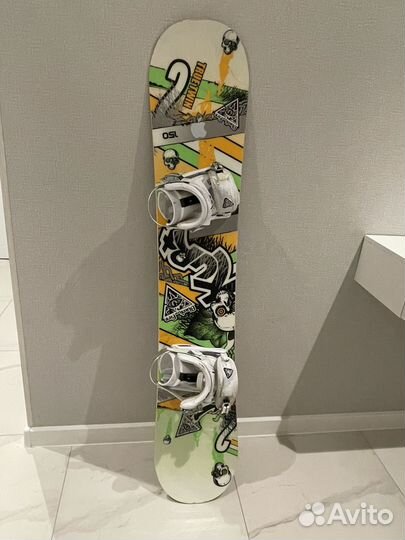 Сноуборд с креплениями