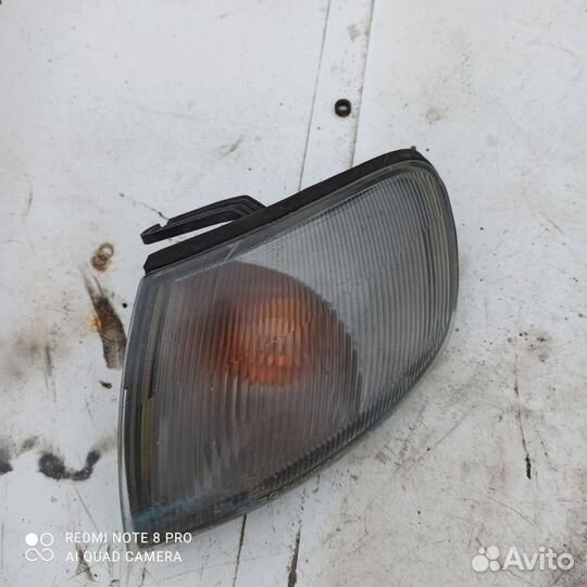 Поваротник передний левый Nissan n15