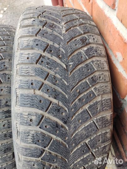 Michelin X-Ice North 4 225/60 R17