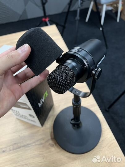 Shure mv7x новые
